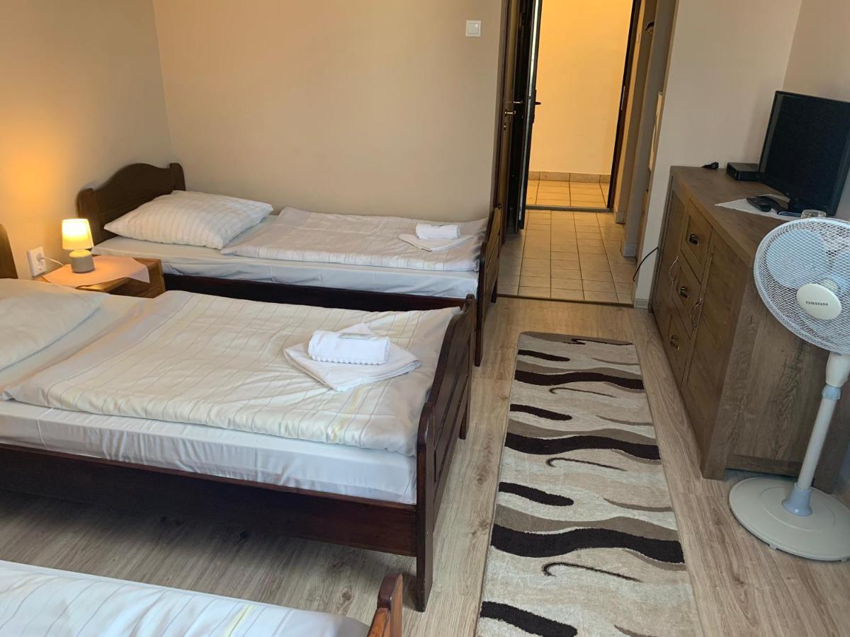 Aranykorona Hotel Miskolc Extérieur photo
