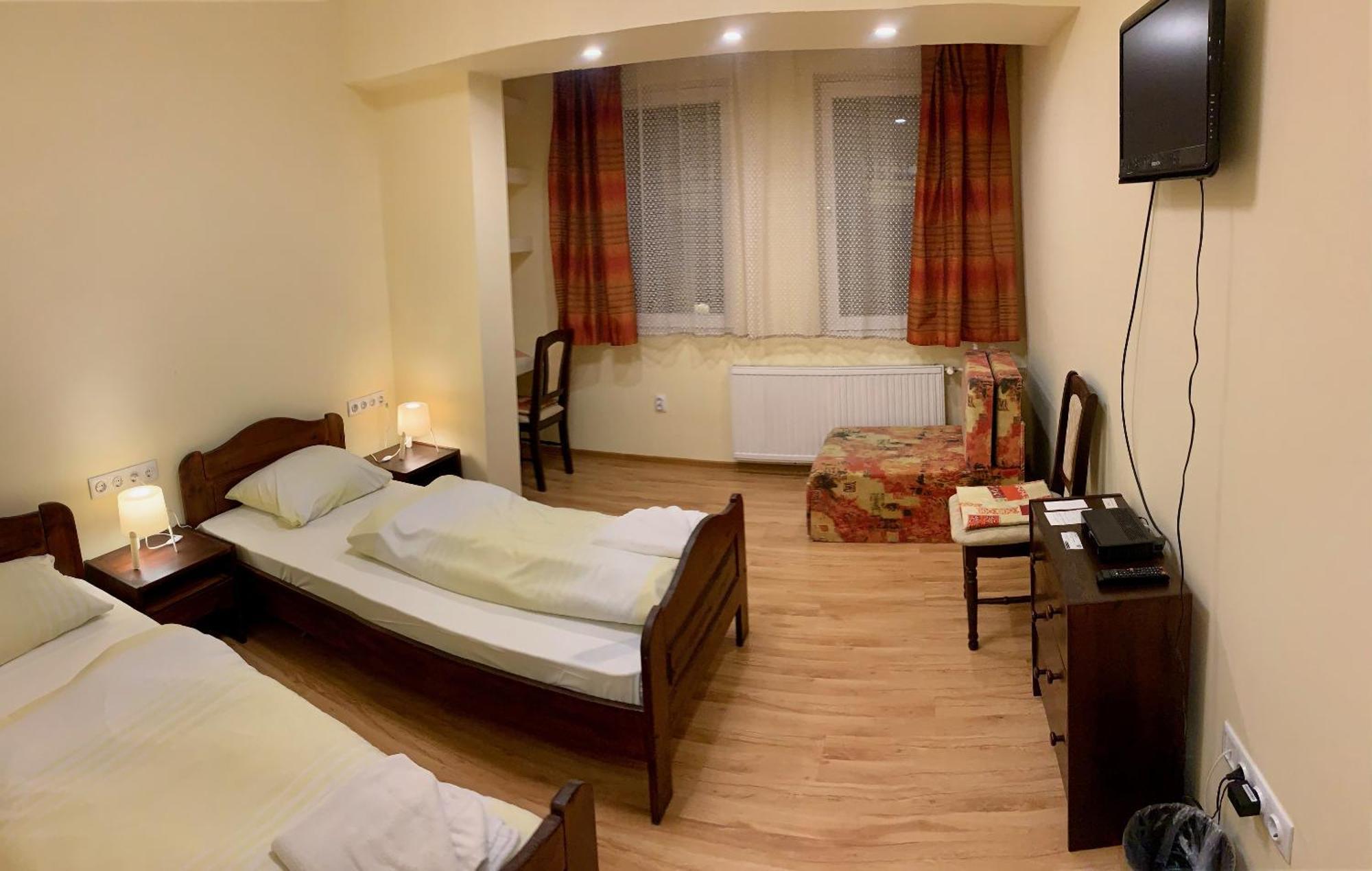 Aranykorona Hotel Miskolc Extérieur photo