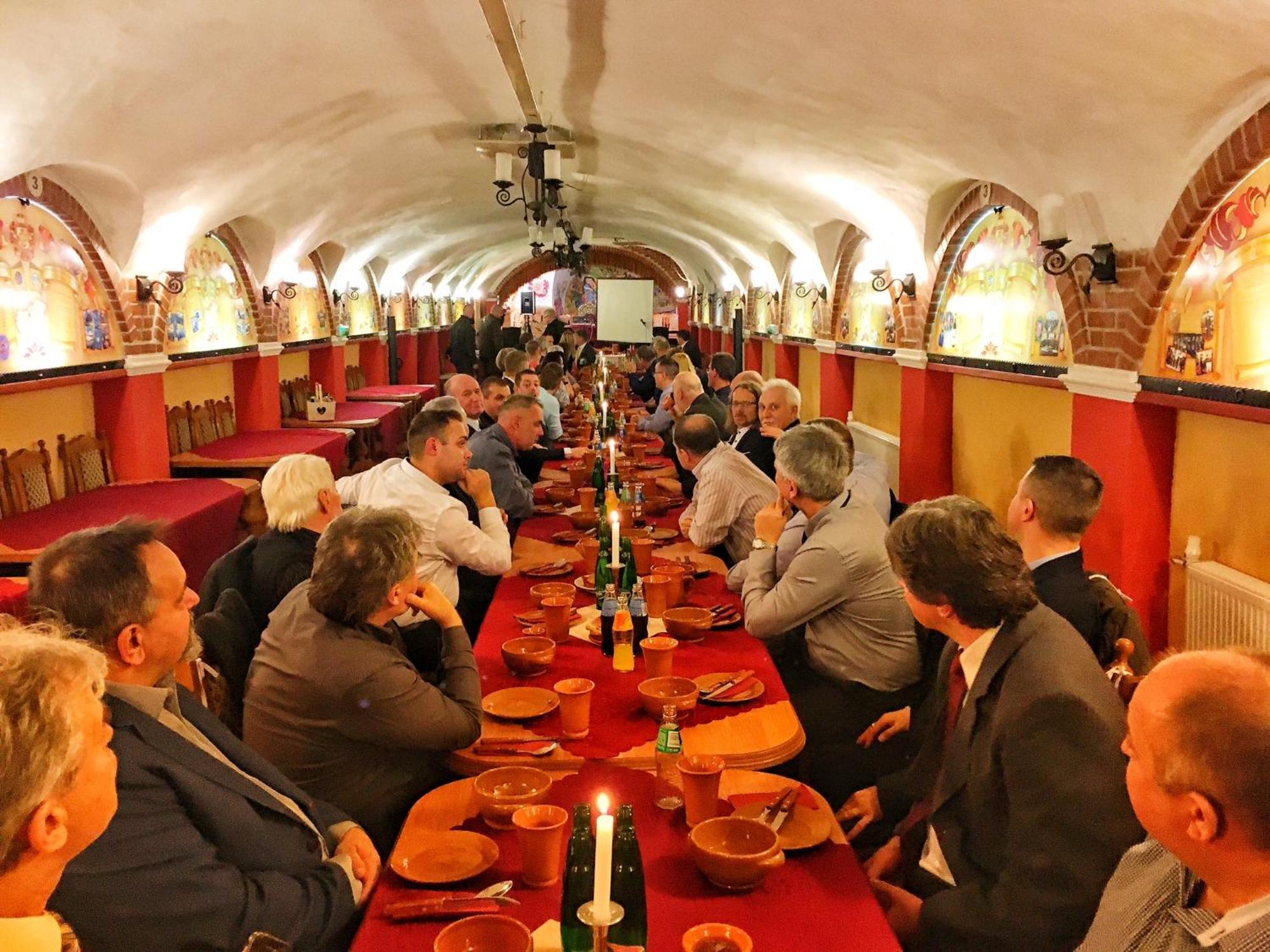 Aranykorona Hotel Miskolc Extérieur photo