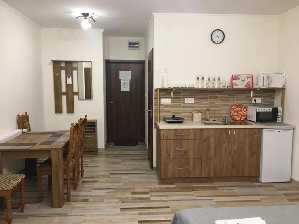 Aranykorona Hotel Miskolc Extérieur photo